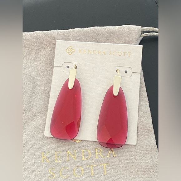 New Kendra Scott Maize earrings in gold with berry glass - Picture 1 of 5